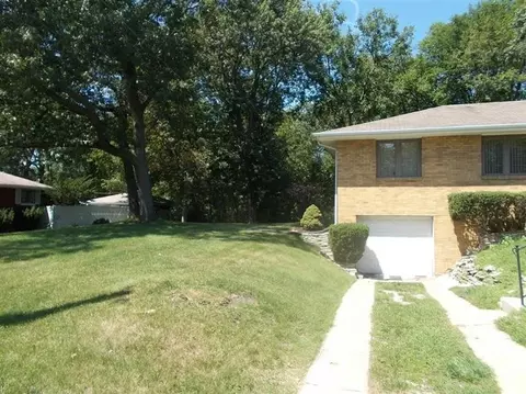 6956 Hemlock Ave, Gary, IN 46403 photo 4
