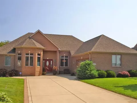 8448 Doubletree Dr, Crown Point, IN 46307 photo 2