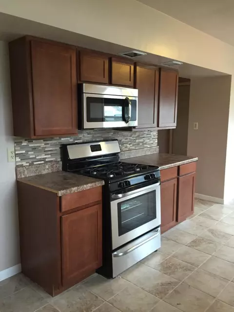 306 E Glen Park Ave, Griffith, IN 46319 photo 3