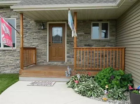 220 Cessna Dr, Burns Harbor, IN 46304 photo 2