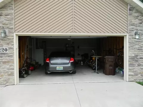 220 Cessna Dr, Burns Harbor, IN 46304 photo 3