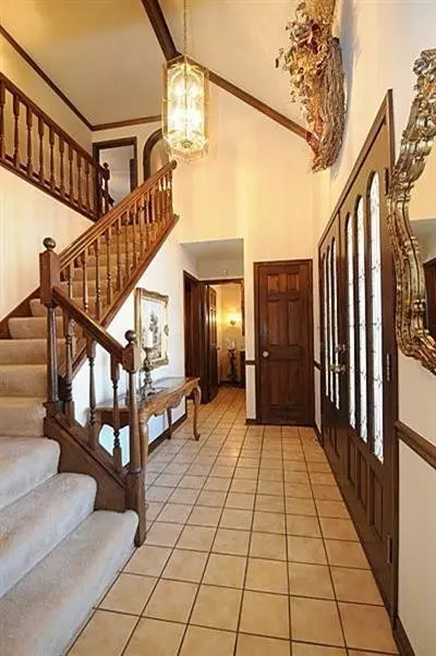 2615 Queens Ln, Dyer, IN 46311 photo 4
