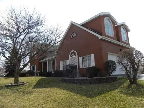 2615 Queens Ln, Dyer, IN 46311 photo 3