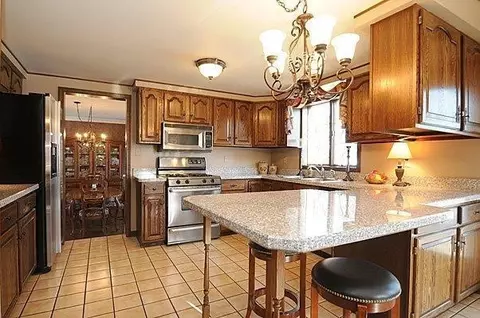 2615 Queens Ln, Dyer, IN 46311 photo 8