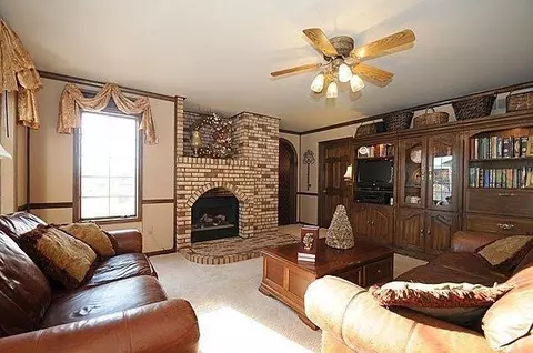 2615 Queens Ln, Dyer, IN 46311 photo 6