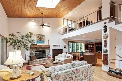 346 E St Clair Ave, Beverly Shores, IN 46301 photo 4