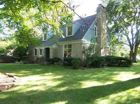 8351 Baring Ave, Munster, IN 46321 photo 2