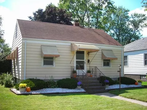 902 175th St, Hammond, IN 46324 photo 1