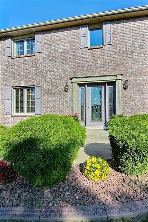 8403 Christopher Dr, Saint John, IN 46373 photo 2