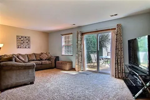 175 Summertree Dr, Porter, IN 46304 photo 6