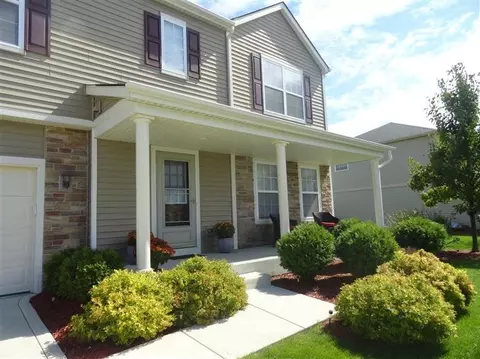 9519 Bryan Pl, Crown Point, IN 46307 photo 3
