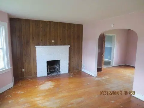 310 N Griffith Blvd, Griffith, IN 46319 photo 2