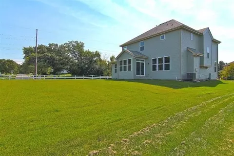 802 Mary Ellen Dr, Crown Point, IN 46307 photo 4