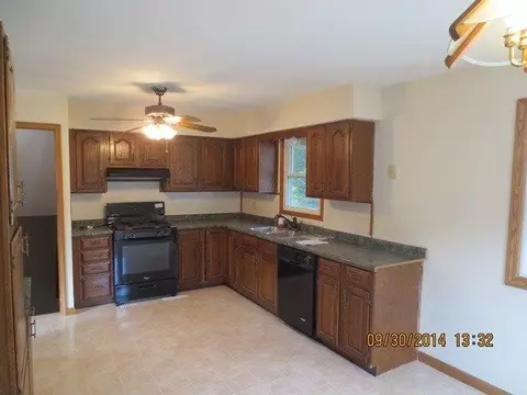 10507 N 470 E, De Motte, IN 46310 photo 4