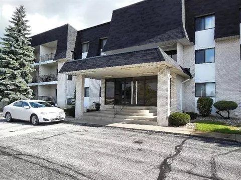 2371 Deerpath #108, Schererville, IN 46375 photo 1