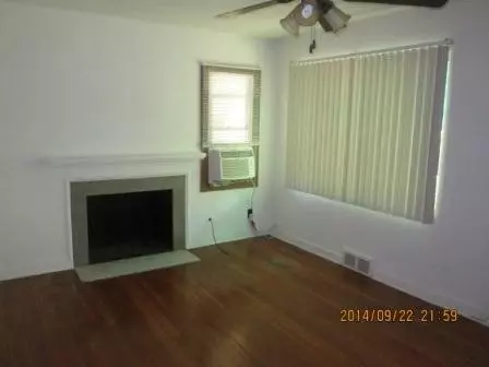 8518 Locust Ave, Gary, IN 46403 photo 2