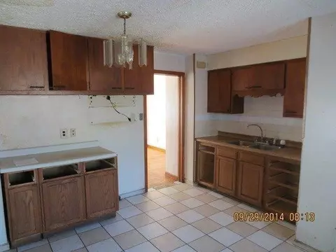 7106 Mclaughlin Ave, Hammond, IN 46324 photo 3