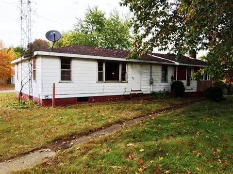 8062 W 700 N, Winamac, IN 46996 photo 1