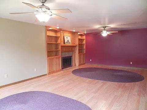 948 Mohawk Dr, Crown Point, IN 46307 photo 4