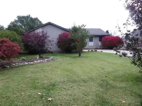 12197 N 332, De Motte, IN 46310 photo 8