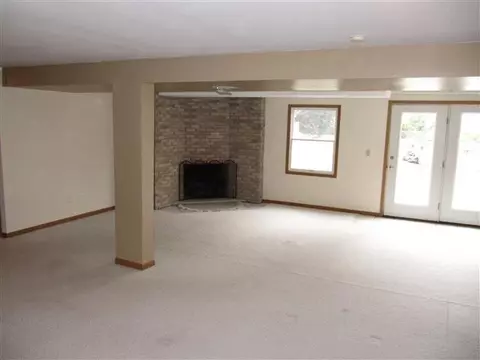 12197 N 332, De Motte, IN 46310 photo 4