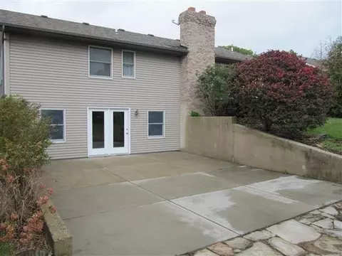 12197 N 332, De Motte, IN 46310 photo 5