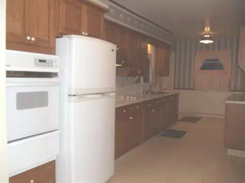 910 Wright Ave, La Porte, IN 46350 photo 6