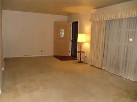 910 Wright Ave, La Porte, IN 46350 photo 4