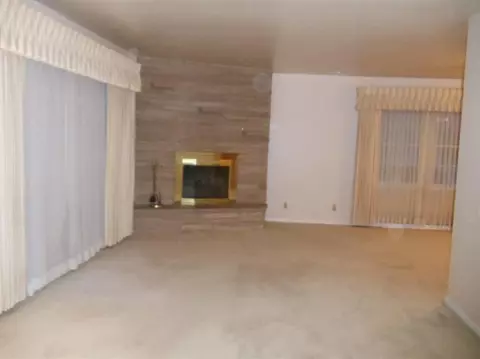 910 Wright Ave, La Porte, IN 46350 photo 2