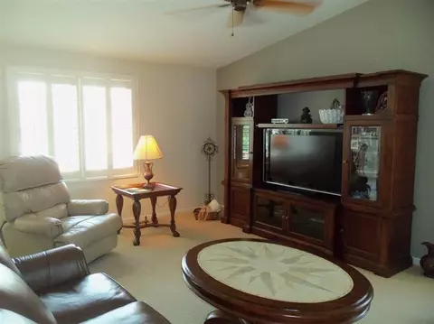 10767 Knickerbocker Ct, Saint John, IN 46373 photo 6