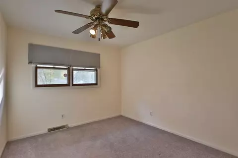 622 E Pine Pl, Griffith, IN 46319 photo 8