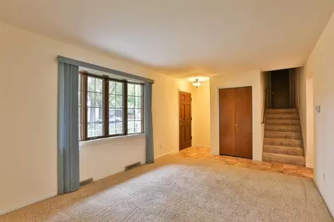 622 E Pine Pl, Griffith, IN 46319 photo 3