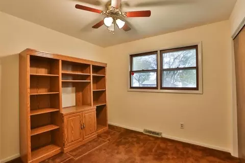 622 E Pine Pl, Griffith, IN 46319 photo 9
