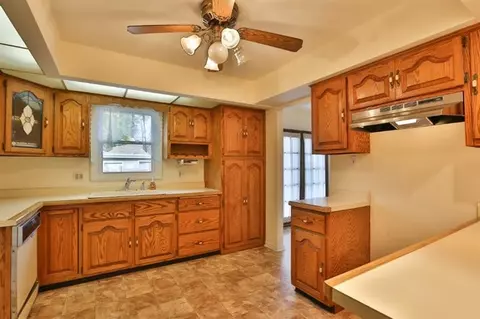622 E Pine Pl, Griffith, IN 46319 photo 5