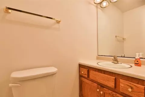 622 E Pine Pl, Griffith, IN 46319 photo 10