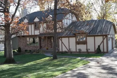 8690 Lantern Dr, Saint John, IN 46373 photo 2
