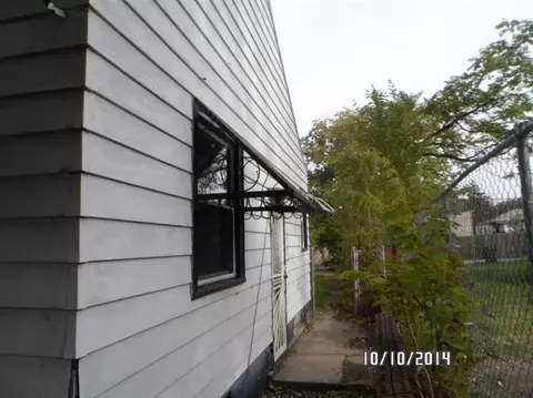 329 Mount St, Gary, IN 46406 photo 3