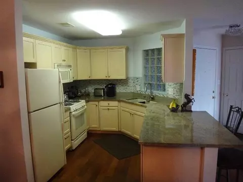 2640 Georgetowne Dr #D-1, Highland, IN 46322 photo 4