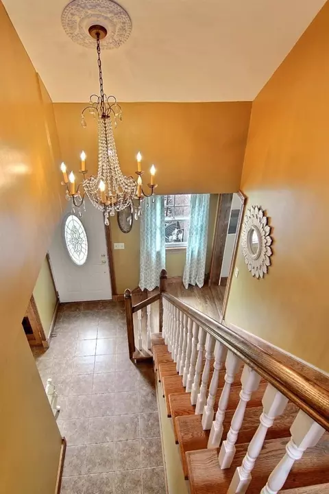 818 E Division, De Motte, IN 46310 photo 7