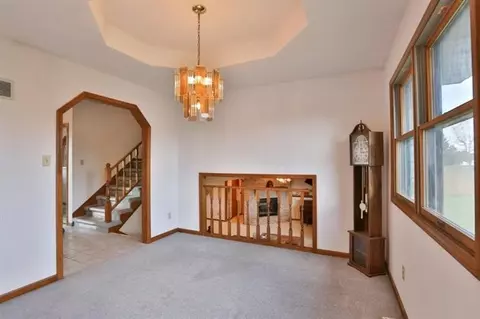 9035 Pineview Ln, Crown Point, IN 46307 photo 5