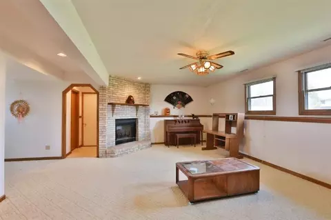 9035 Pineview Ln, Crown Point, IN 46307 photo 7