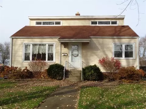 679 First St, Crete, IL 60417 photo 1