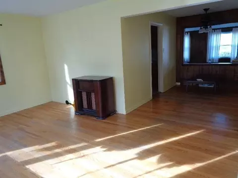 679 First St, Crete, IL 60417 photo 3