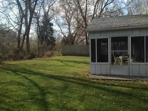 9110 Grace St, Highland, IN 46322 photo 4
