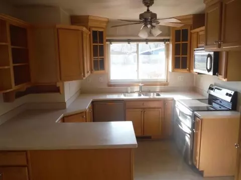 7624 Locust Ave, Gary, IN 46403 photo 2