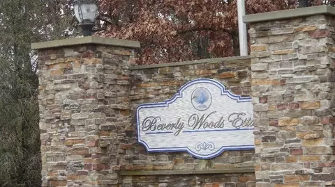 10524 Cynthia Ln, Wheatfield, IN 46392 photo 2