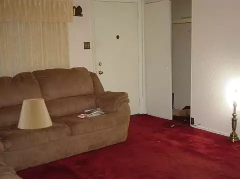 1031 Matthews St, Gary, IN 46406 photo 8