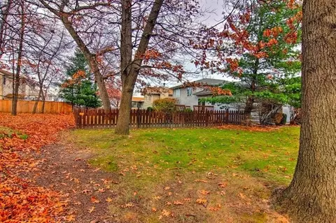 600 Wren Ln, Griffith, IN 46319 photo 4