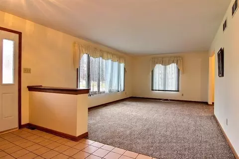 600 Wren Ln, Griffith, IN 46319 photo 10