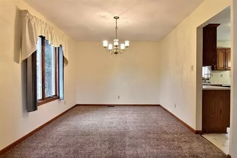 600 Wren Ln, Griffith, IN 46319 photo 6